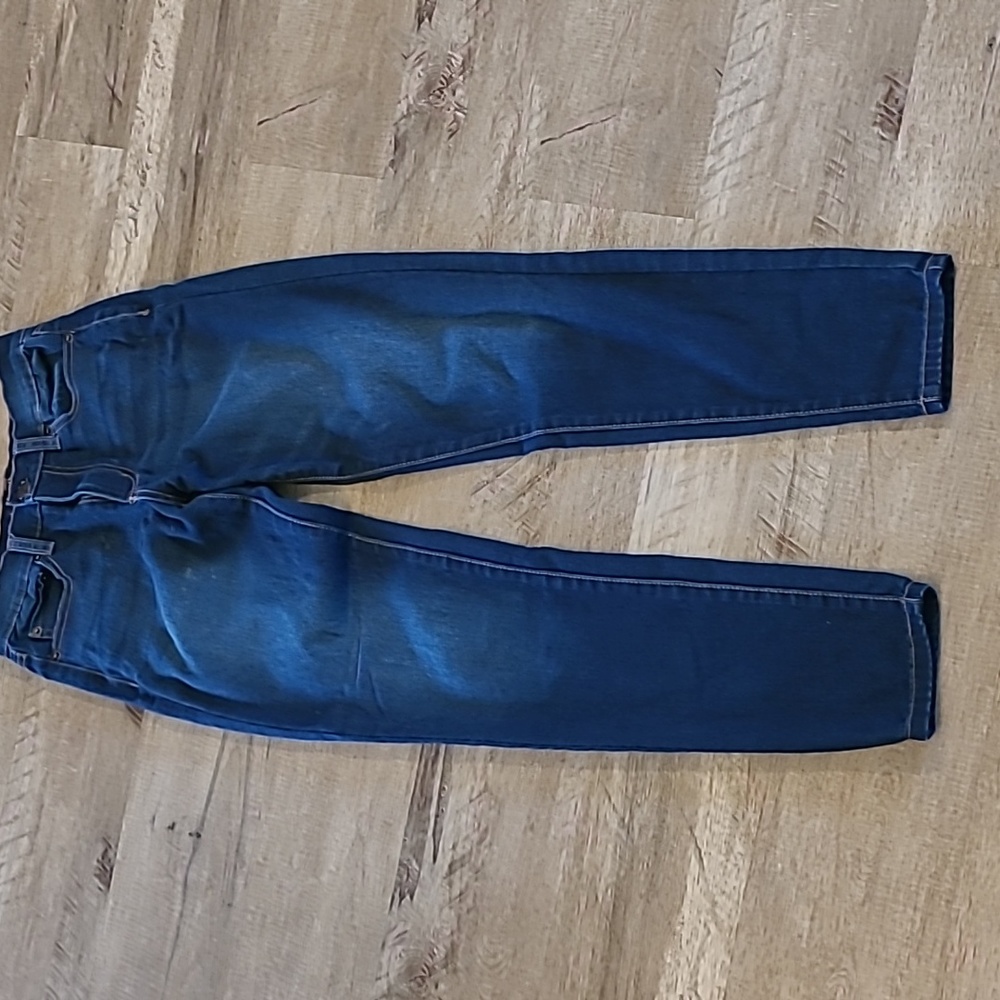 Aeropostle size 2